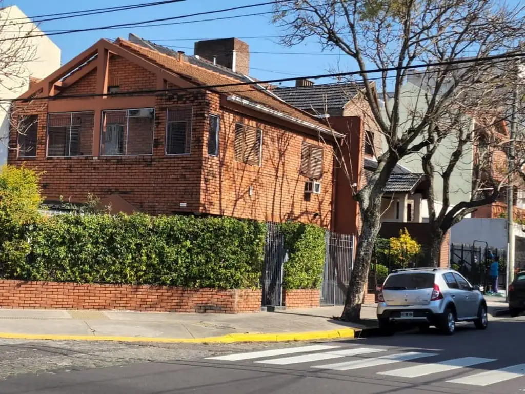 Excelente casa en la Lomas de Nuñez