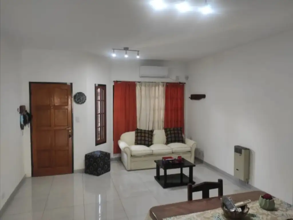 DUPLEX DE 3 AMBIENTES CON JARDIN Y PILETA EN ITUZAINGO NORTE (3060)