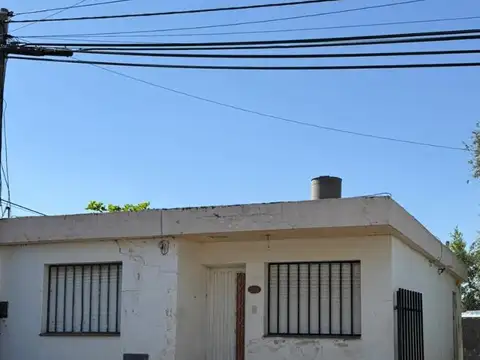 CASA DE DOS DORMITORIOS EN VENTA RIO TERCERO