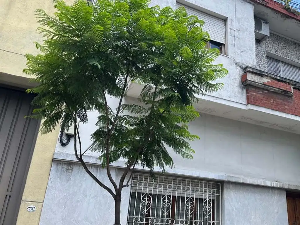 Venta  PH dos plantas balcón zona Pompeya