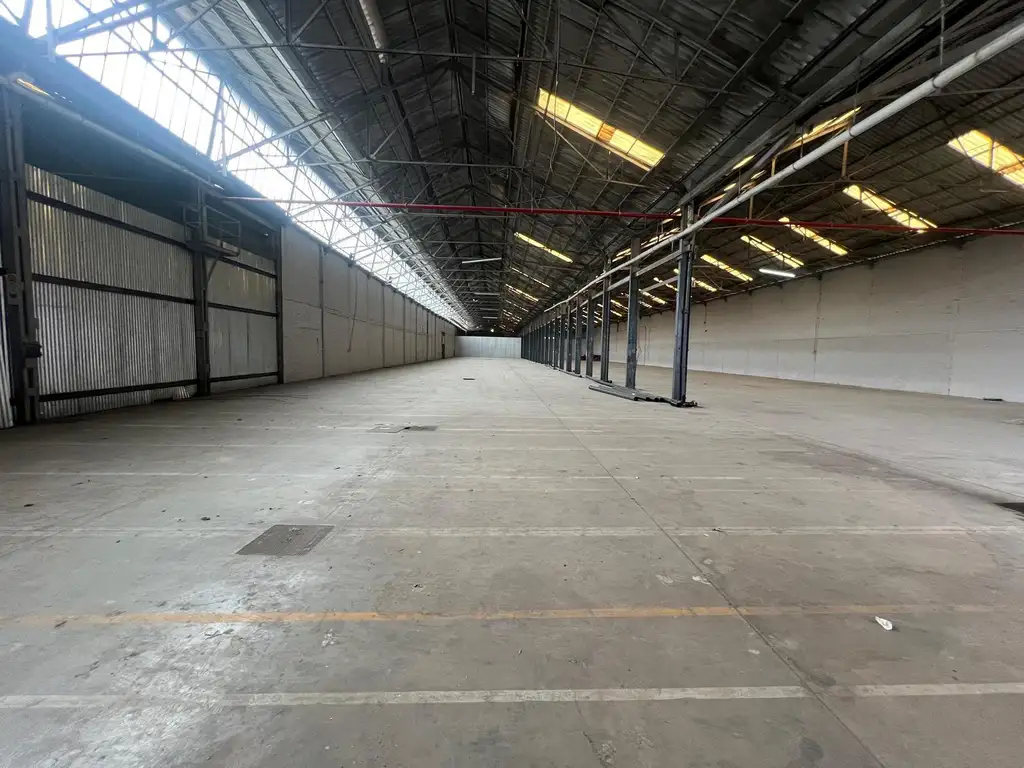 Galpón de 3500m2 en Alquiler en Avellaneda - Industrial