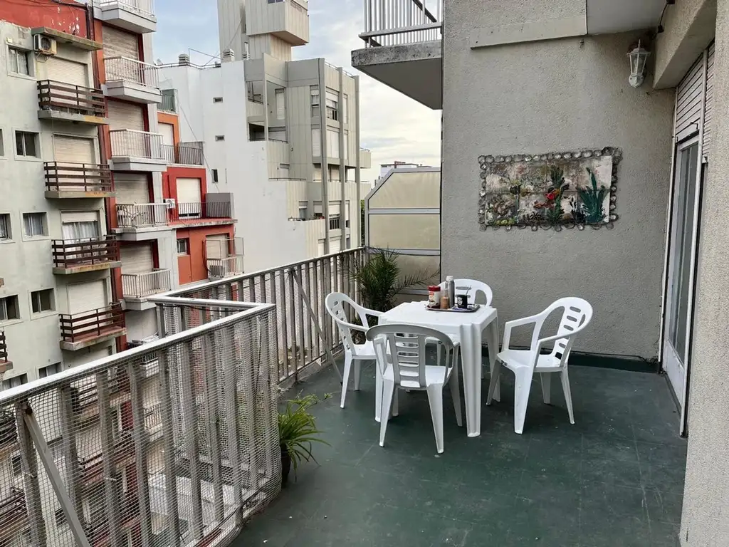 DEPARTAMENTO MONOAMBIENTE CON AMPLIO BALCON TERRAZA