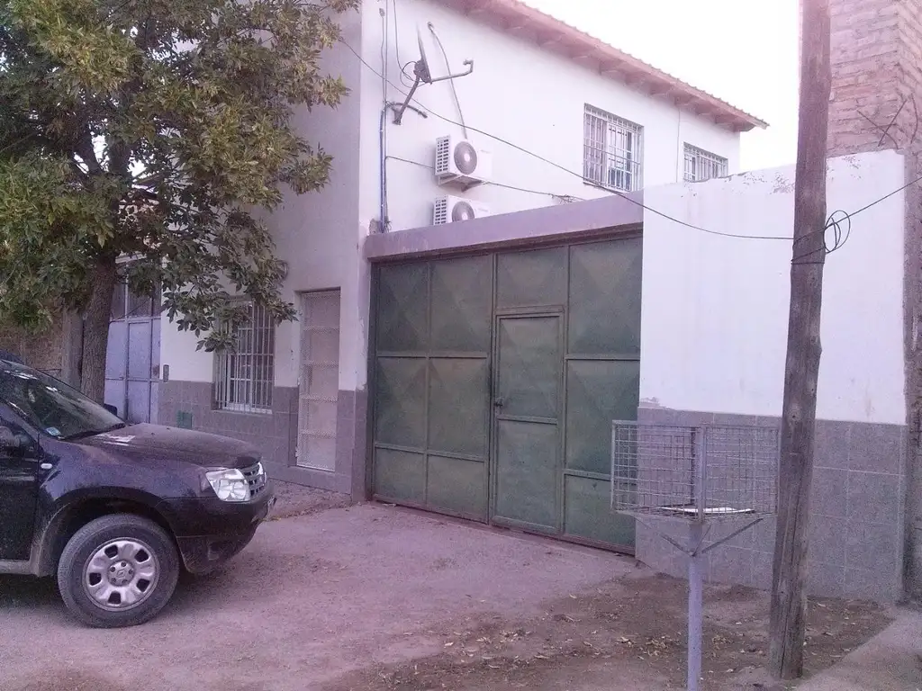 VENDE DUPLEX / GALPON CIPOLLETTI