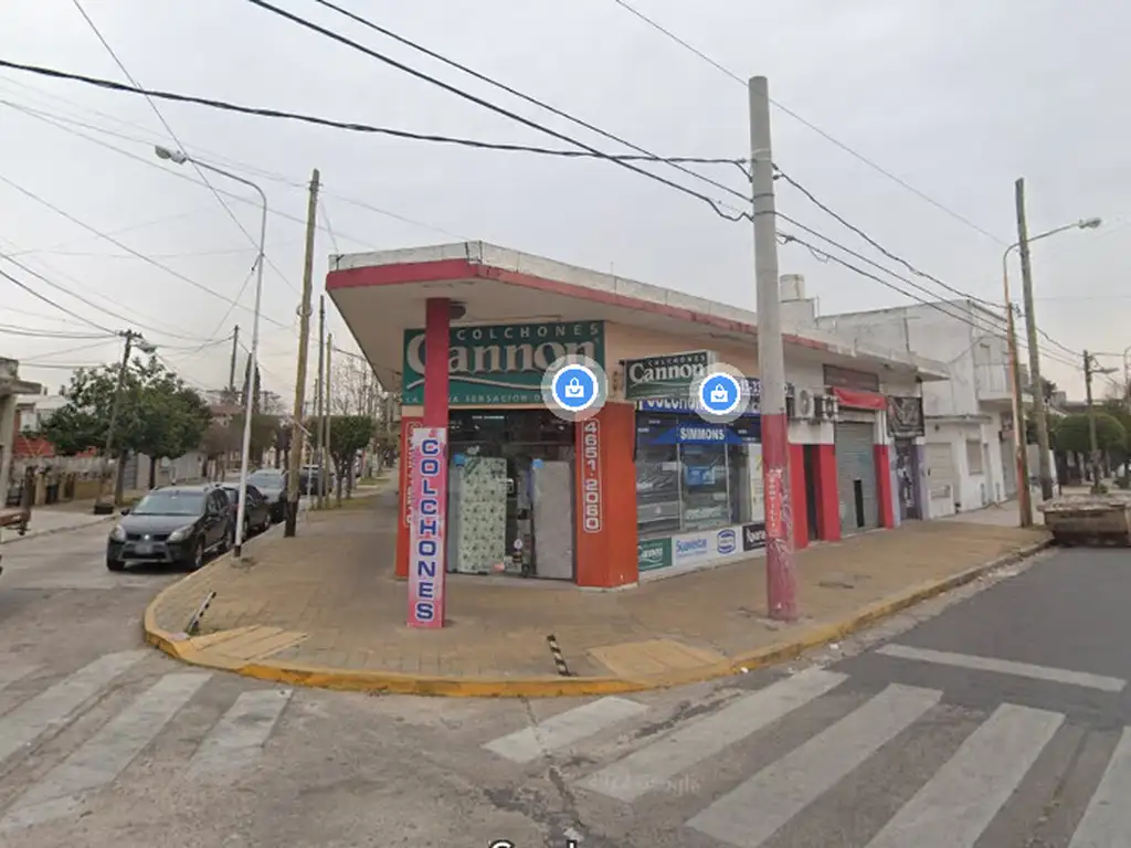 *VENTA LOTE 12 X 15 EN ESQUINA *COMPUESTO POR 5 LOCALES