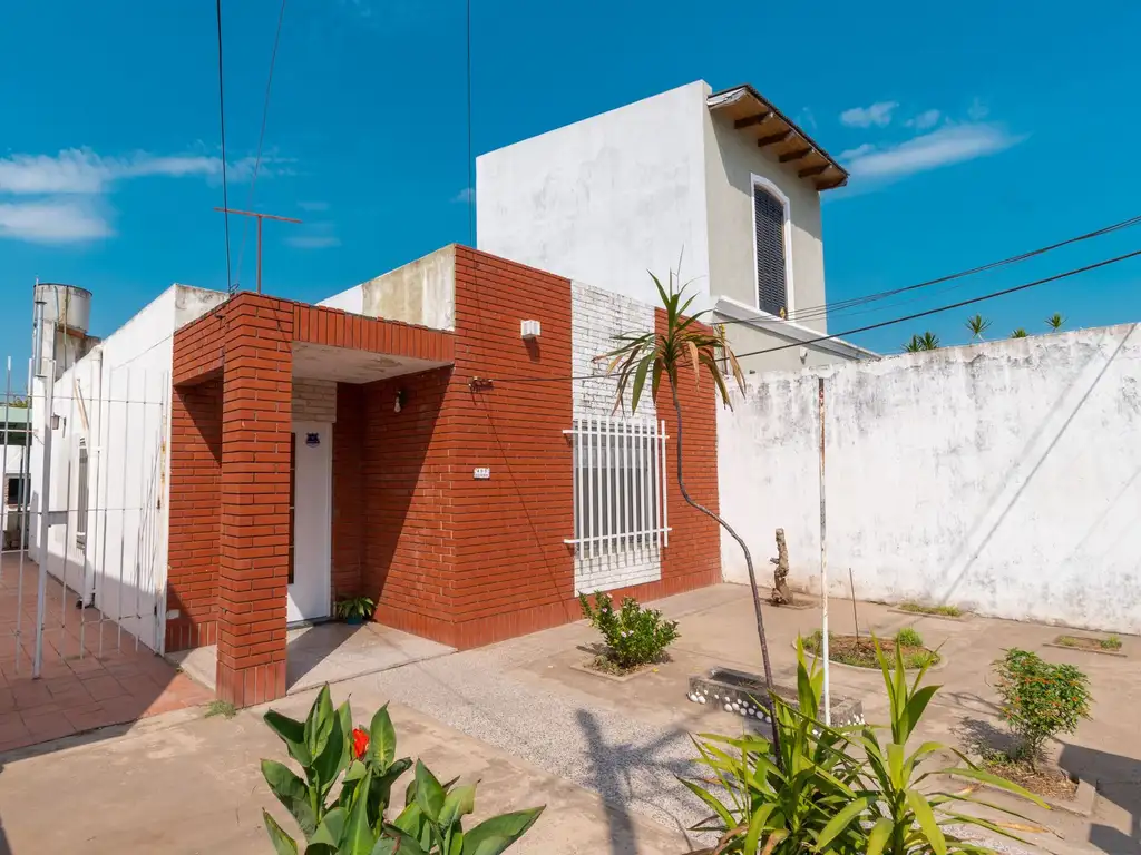 CASA VENTA 2 DORMITORIOS JARDIN PATIO R.SAENZ PEÑA