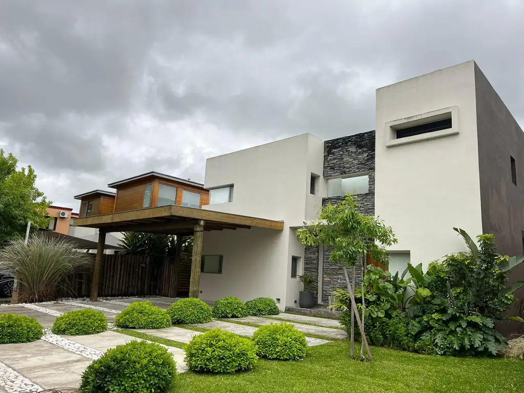 Casa al Agua en Alquiler Temporario, 4 Dormitorios, en Santa Barbara, Gral Pacheco, Tigre, GBA Norte