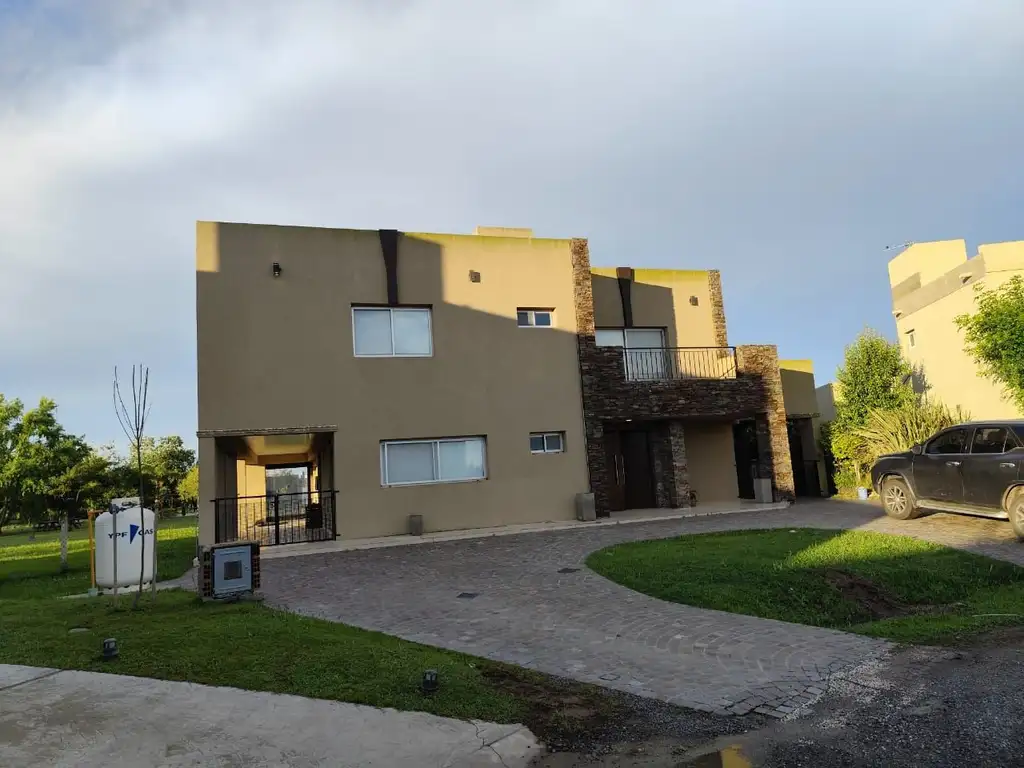 Venta Casa 5 Ambientes en Cruz del Sur - San Vicente