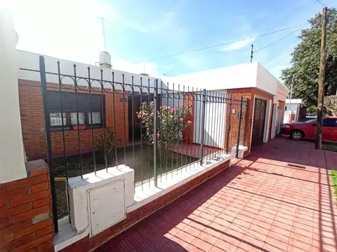 Vendo casa céntrica en Cruz del eje.