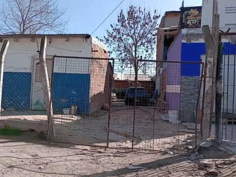 Casa a terminar a mts. de pujante zona comercial 