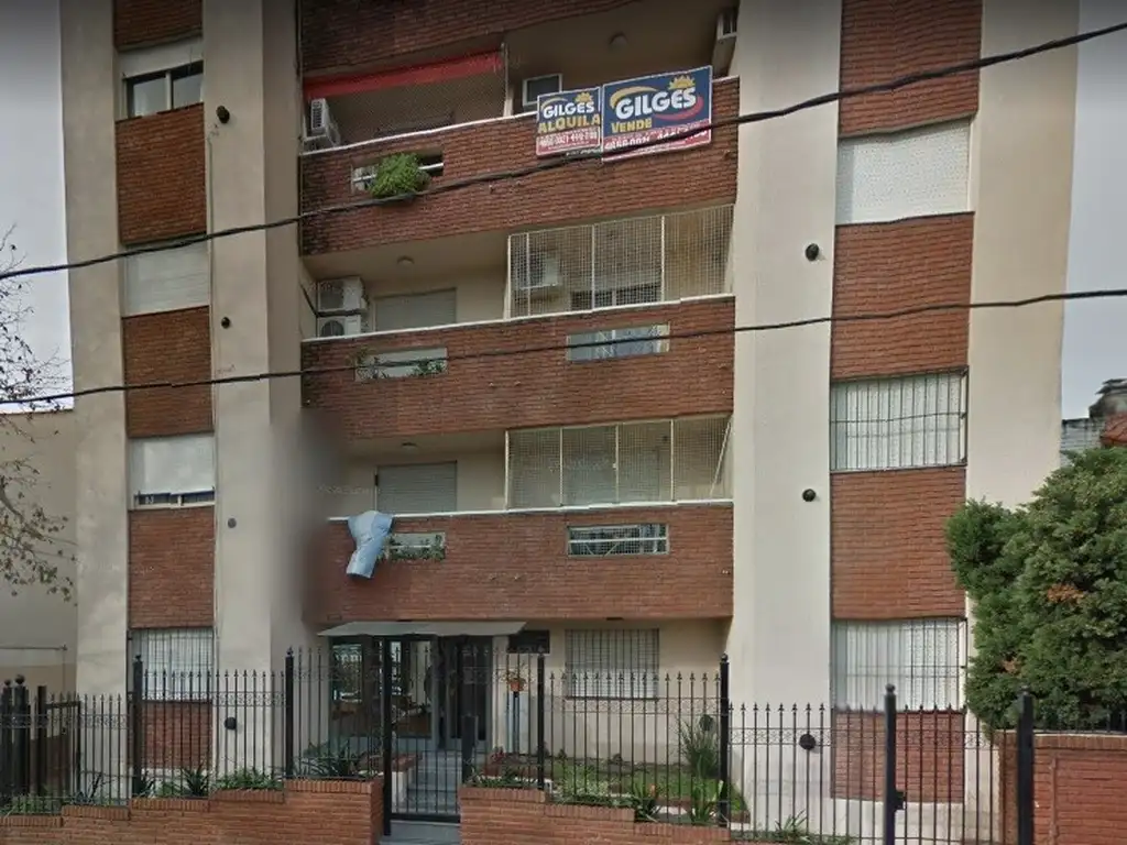 *DEPTO. 2 AMB AL CONTRA FRENTE CON BALCÓN  *TERRAZA EN COMUN CON LAVADERO *IDEAL INVERSOR: ALQUILADO