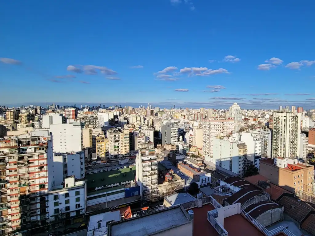 EXCELENTE 2 AMBIENTES PISO ALTO VISTA PANORAMICA TODO LUZ Y SOL APTO PROFESIONAL