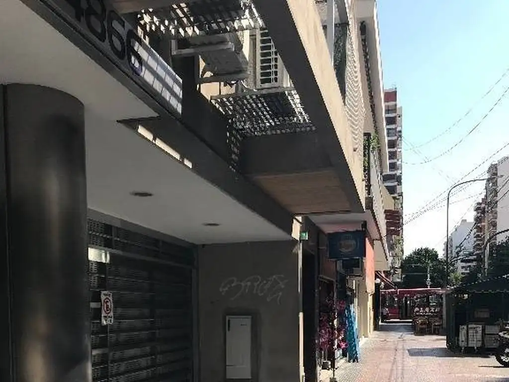 URQUIZA SE VENDE departamento de 4 ambientes,FRENTE, balcón