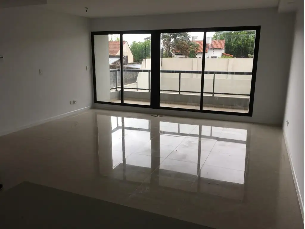 semi piso 3 amb a estrenar con balcon corrido excelente