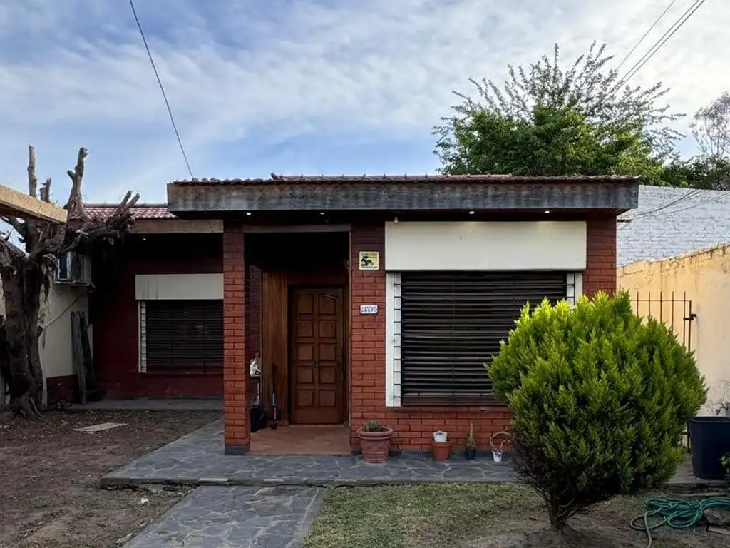 VENTA CASA 4 AMBIENTES EN PARQUE SAN MARTIN