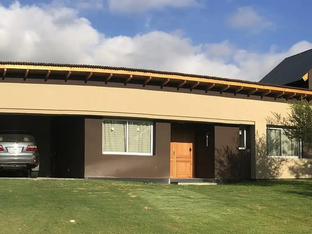 Casa en  El Potrerillo de Larreta