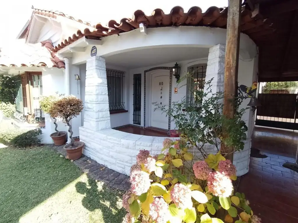 Casa de 2 Ambientes Amoblada y con Jardin en Florida