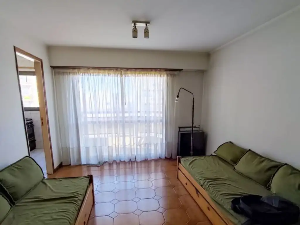 Departamento - Alquiler temporario - Argentina, Mar del Plata - AV.INDEPENDENCIA 1400