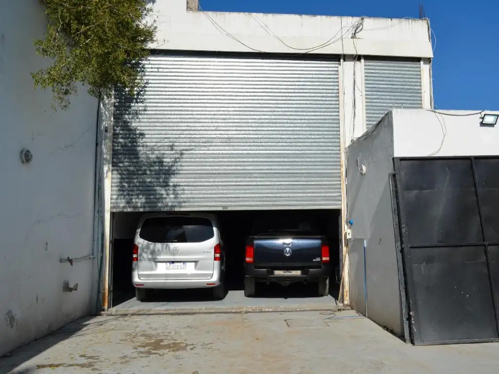 Local en venta - 1 Oficina 3 Baños - 300Mts2 - Canning