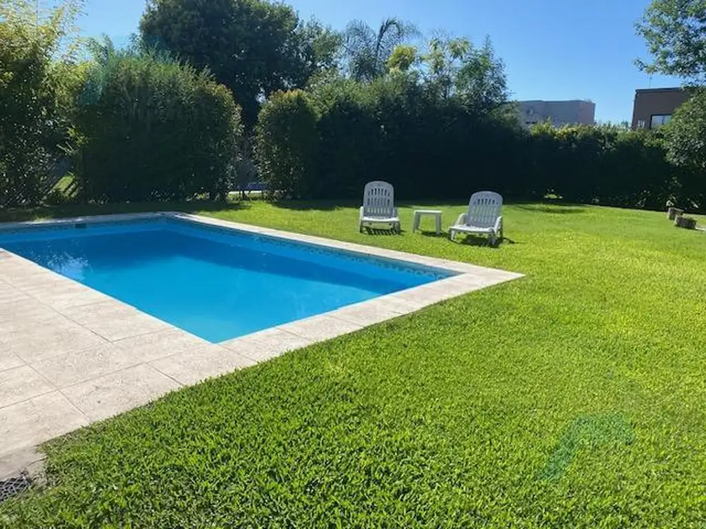 Casa en venta y alquiler en Santa Guadalupe