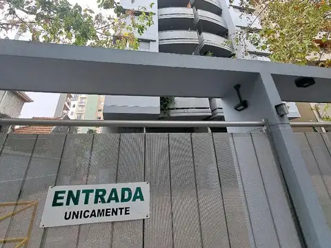 Venta. 2 amb. c/ balcón, cochera y baulera.