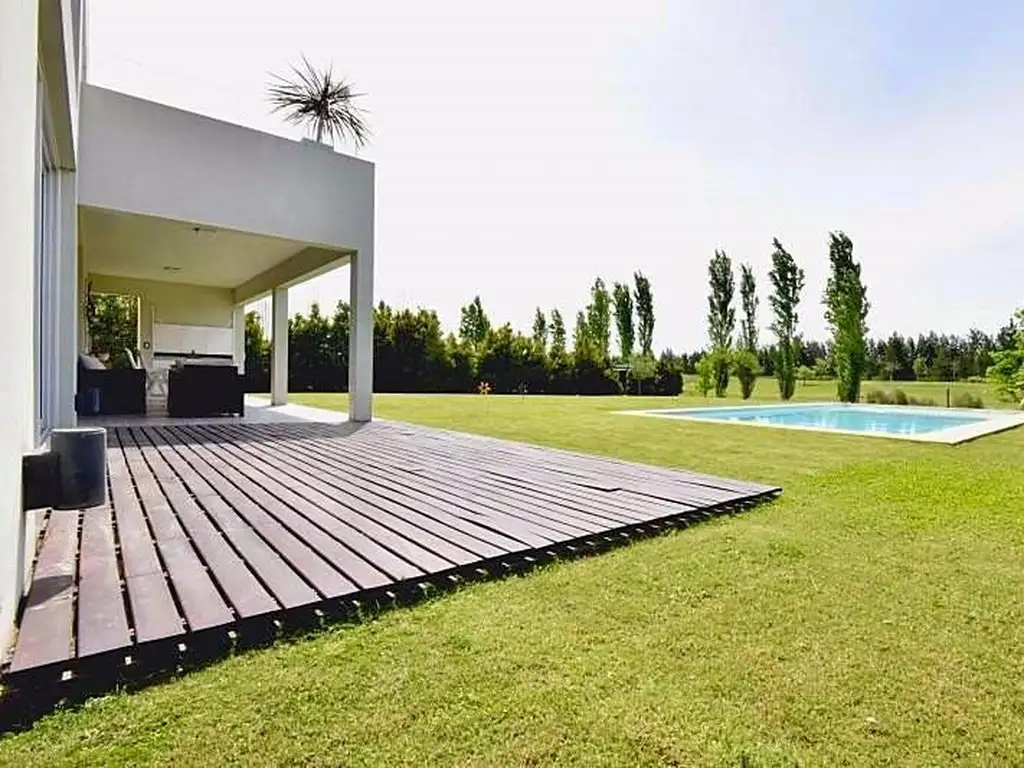 Casa Chalet  en Venta en El Golf, Nordelta, Tigre