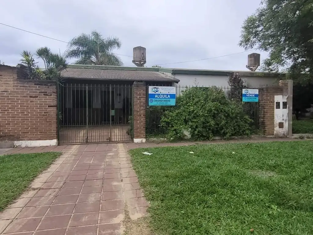 Casa en buen estado barrio Parque