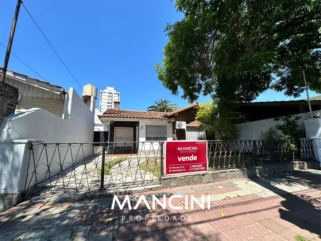 Casa en venta de 3 ambientes sobre lote de 300m2 - Zonificación Rm2 - Villa Ballester