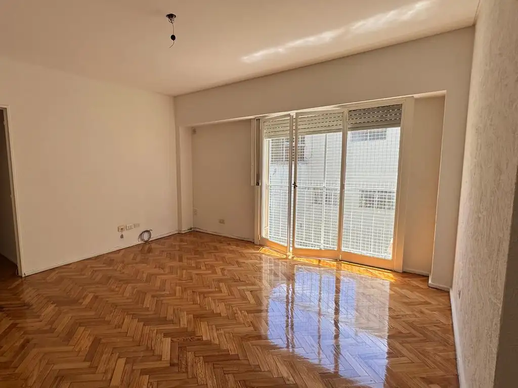 Departamento de 3 ambientes con balcón en Villa Urquiza