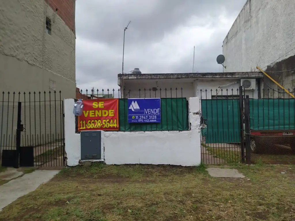 2 Casas sobre un lote de 10x30m. Libertad