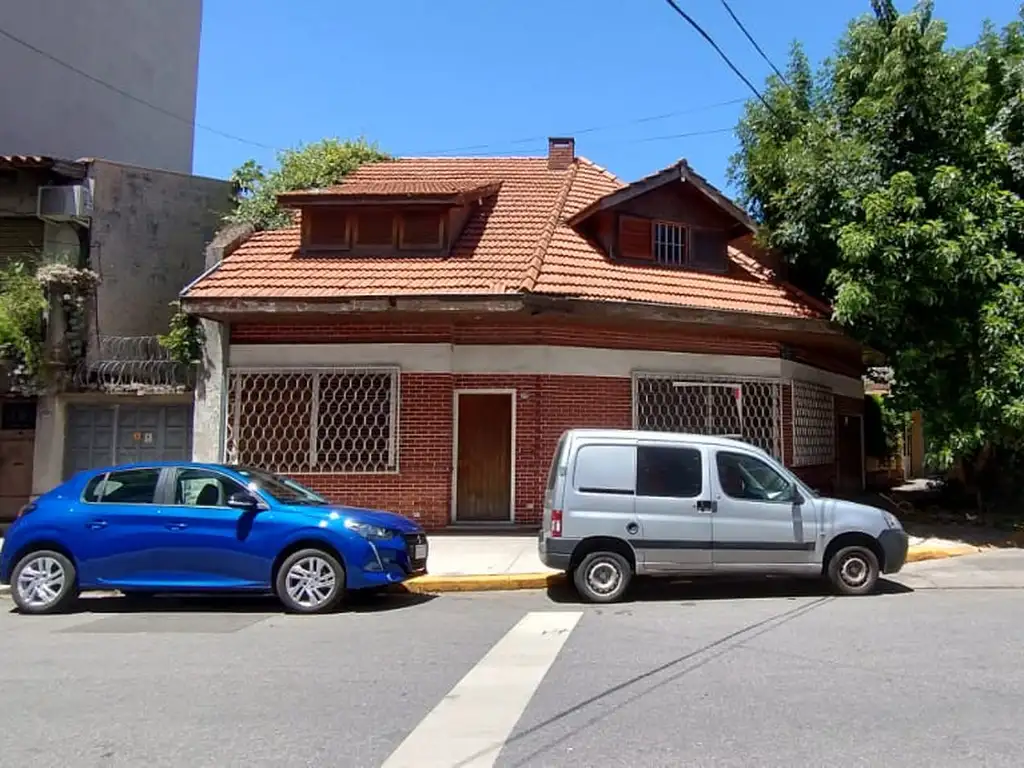 VILLA DEL PARQUE CASA 5 AMB CON PILETA A REFACCIONAR