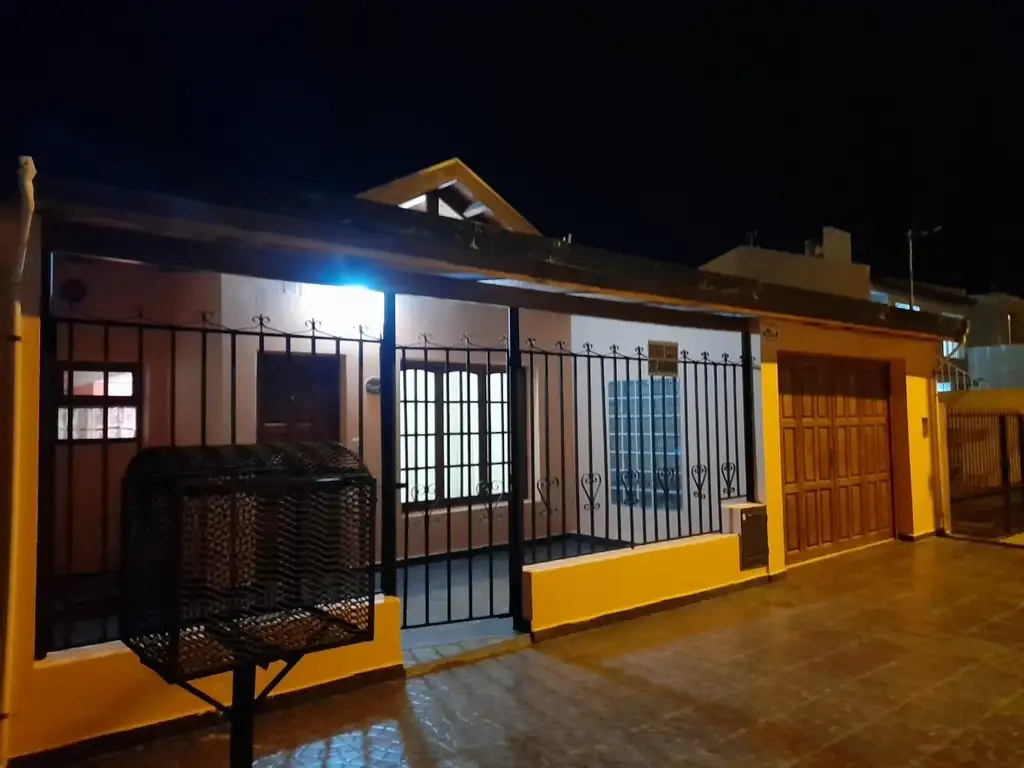 VENTA CASA 3 AMB, PATIO, QUINCHO, Bº MIRADOR, CALETA OLIVIA