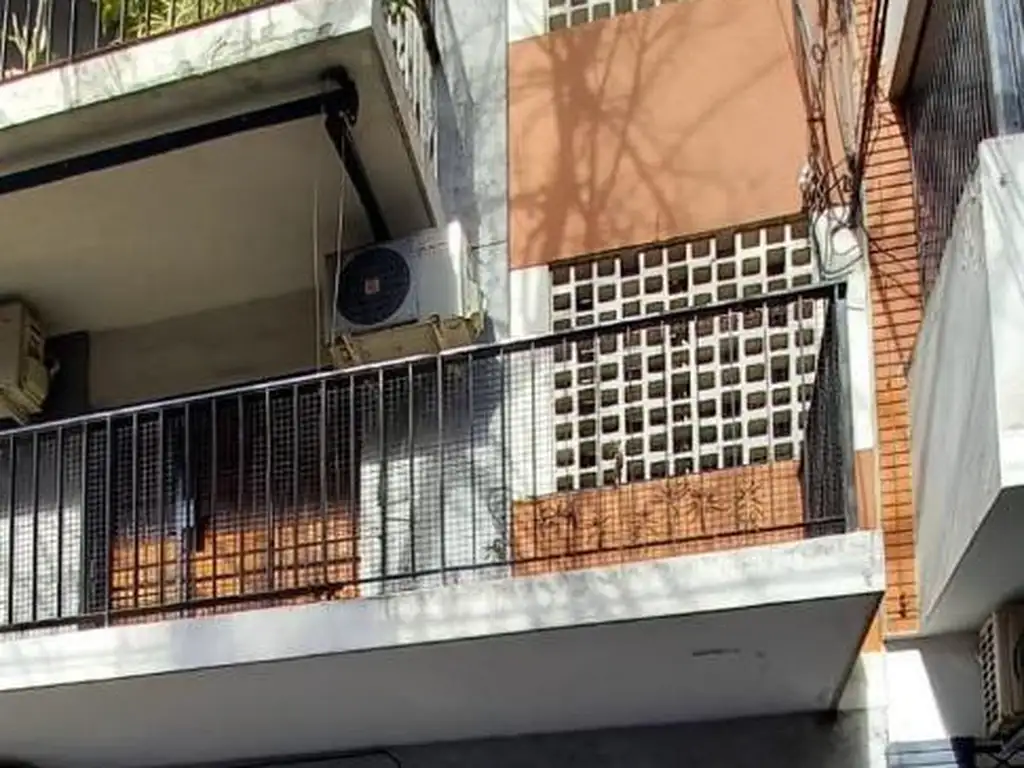 Dto. 3 amb vista abierta piso 6° al c/frente - Villa Urquiza