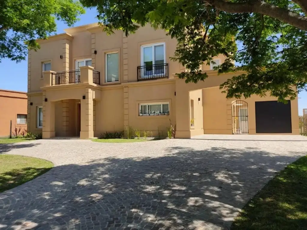 Casa en Venta El Canton A La Laguna Barrio Islas