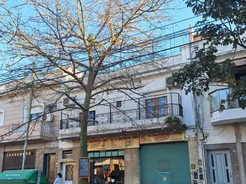 Excelente Depósito con Local 320m2 Sobre Avenida