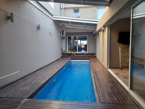 Alquiler casa 3 dorm Malvín Amueblada Piscina