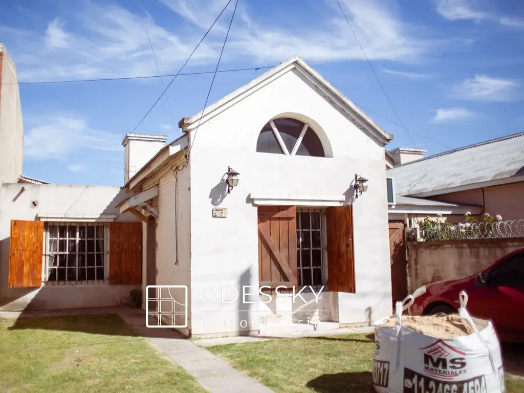 CAÑUELAS- M. ACUÑA 1179-LINDA CASA EN VENTA