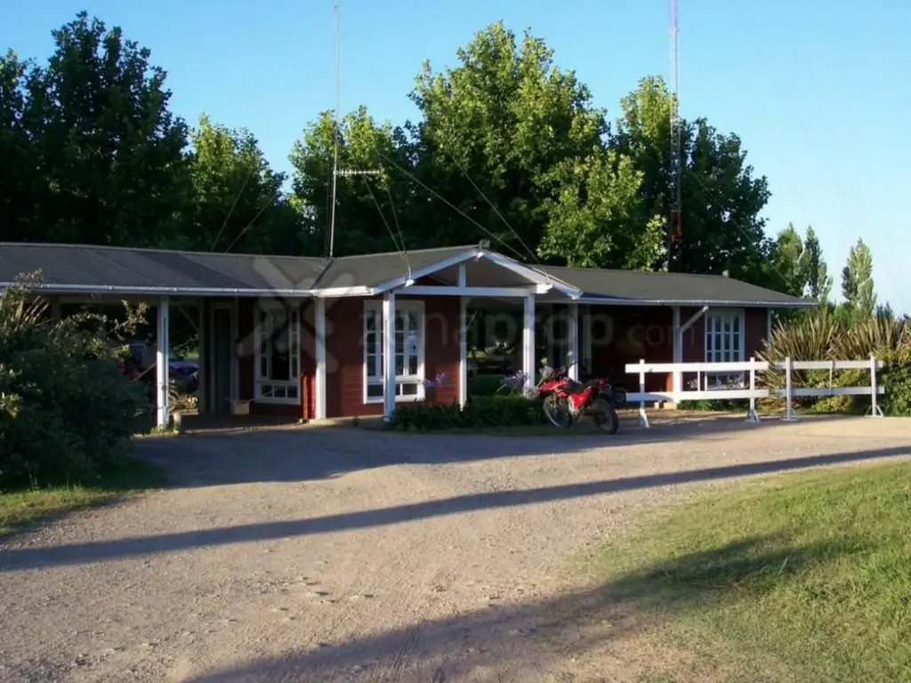 Venta en Estancia El Aduar Club de Chacras 2 has Bosque y llano, con mejoras