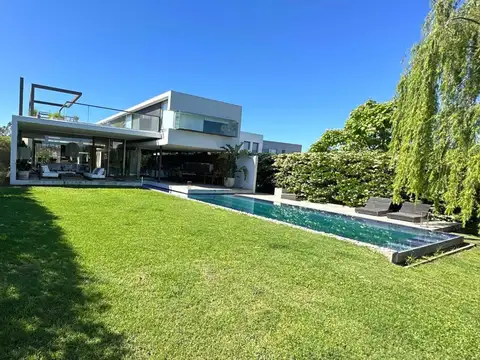 Casa en alquiler tempo al agua, con pileta, Talar del Lago 2