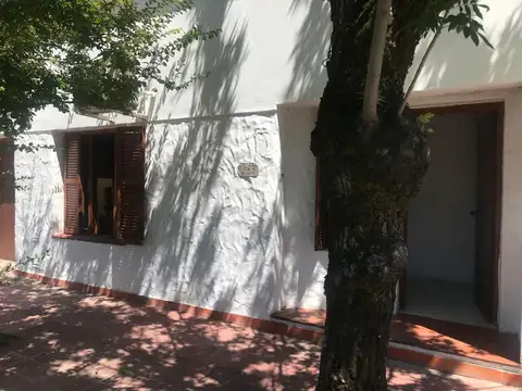 Casa - Alquiler - Argentina, Nogoyá - SALVAT 2041