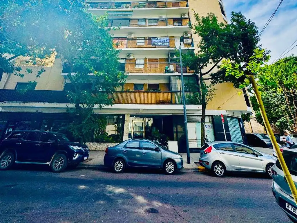 VENTA DEPARTAMENTO DE 3 AMBIENTES EN LAS CAÑITAS AL FRENTE CON BALCON CORRIDO VISTA PANORAMICA