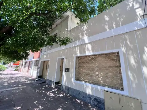 Alquiler casa en planta Alta con Terraza propia y Cochera