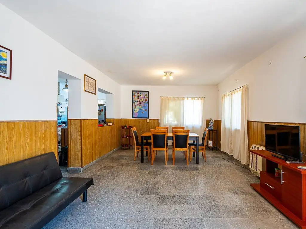 CASA EN VENTA 2 DORMITORIOS BARRIO TRIÁNGULO