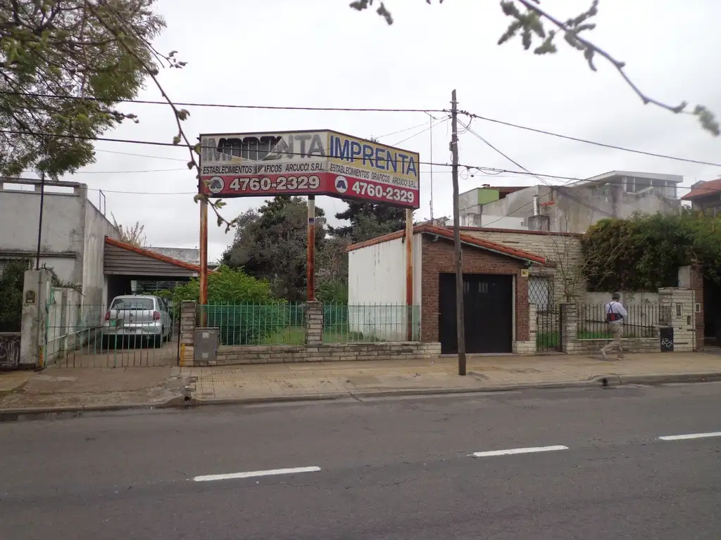 Lote de doble frente sobre colectora de panamericana con casa