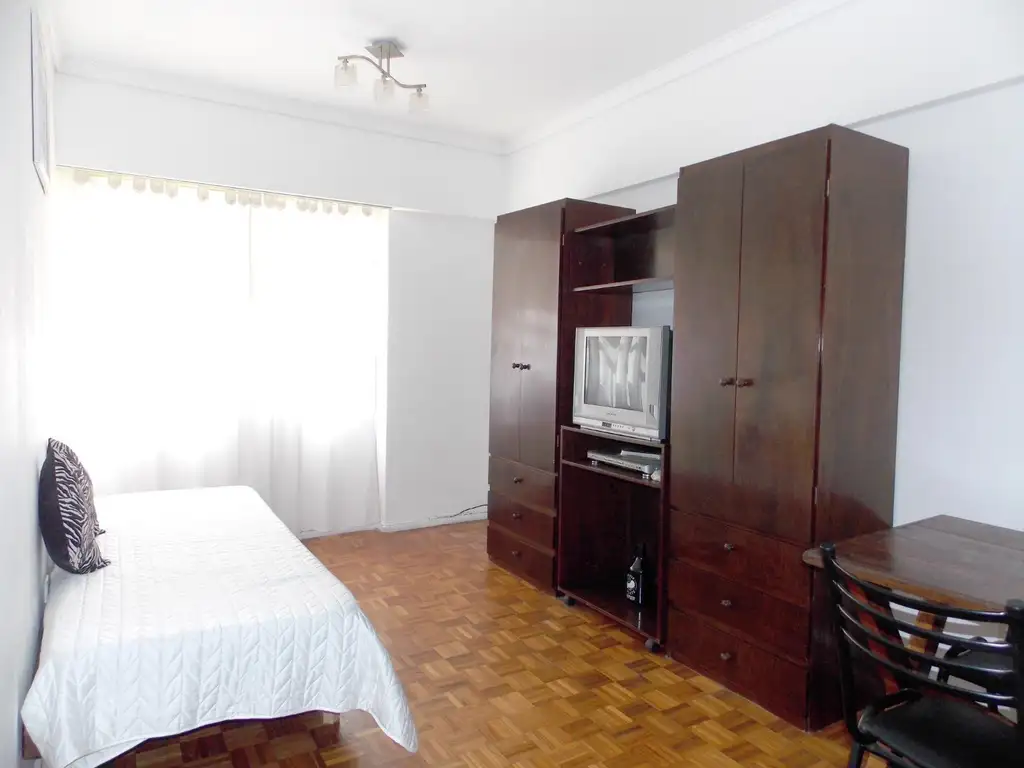 Venta de 2 ambientes + cochera fija en Palermo - Foto 0