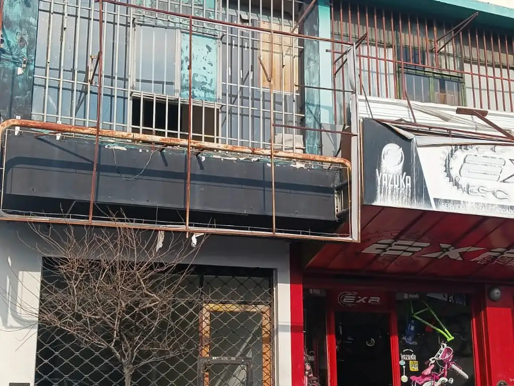 VENDO LOCAL COMERCIAL C/ BAÑO EN EL CENTRO