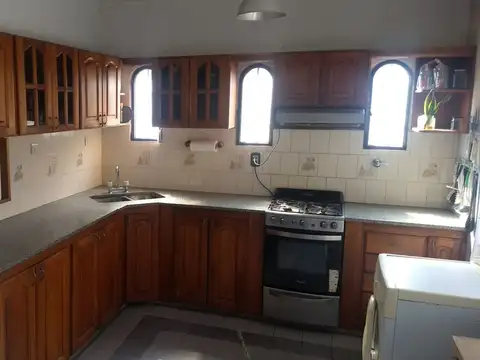 CASAS EN VENTA EN LA PLATA DE CUATRO DORMITORIOS - Foto 0