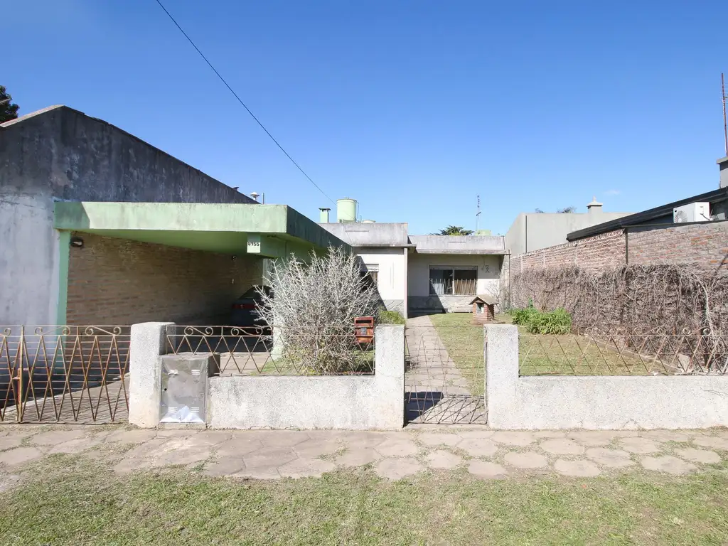 CASA VENTA 3 AMB HUDSON CON QUINCHO Y JARDIN