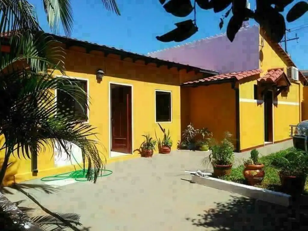 Casa - Venta - Paraguay, Lambaré - Av. Medicos del Chaco 1400