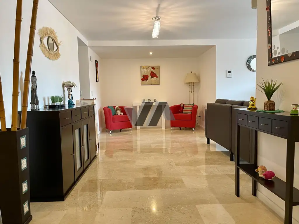 Impecable departamento de 4 ambientes. Dos cochera. Amenities. Ripalda XX.