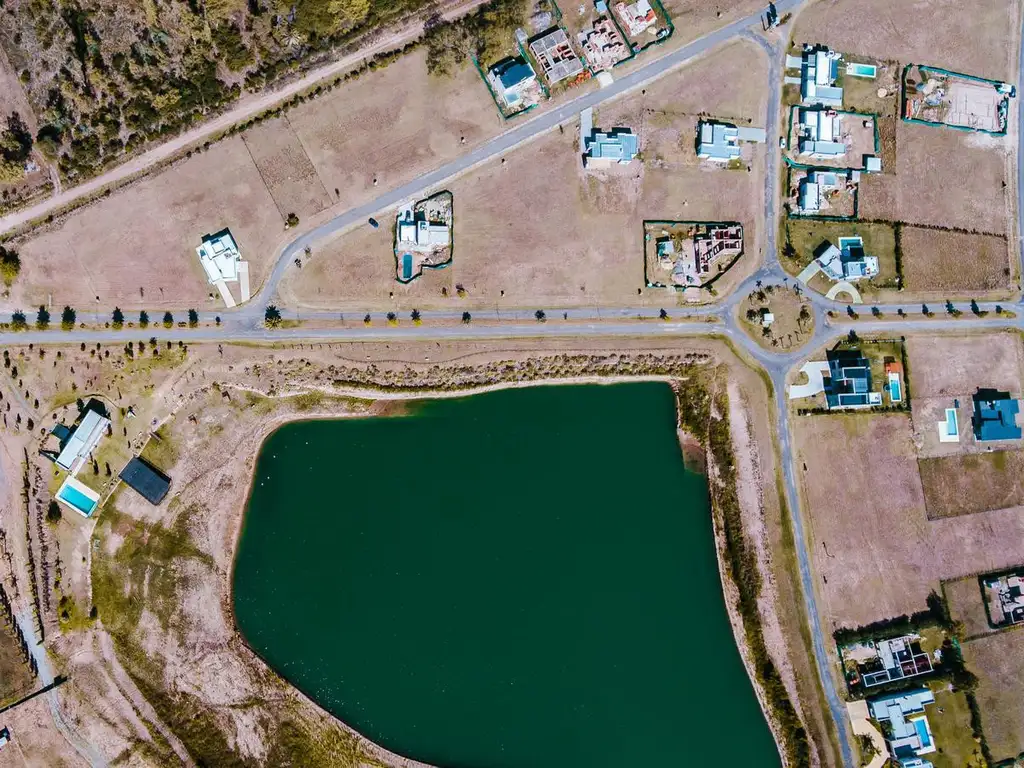 Terreno a la venta en los juncos barrio cerrado A51